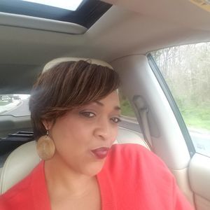 Meet your Posher, Yohmina